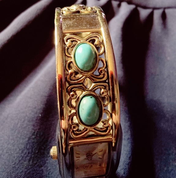 Turquoise bangle watch - Picture 3 of 5